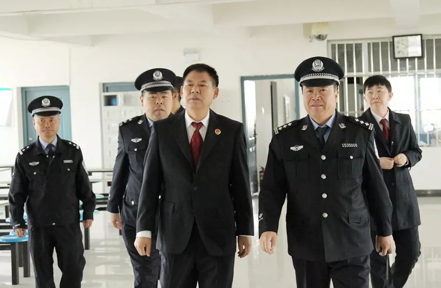驻狱检察室工作人员会同监狱干警及武警中队战士先后对通辽监狱