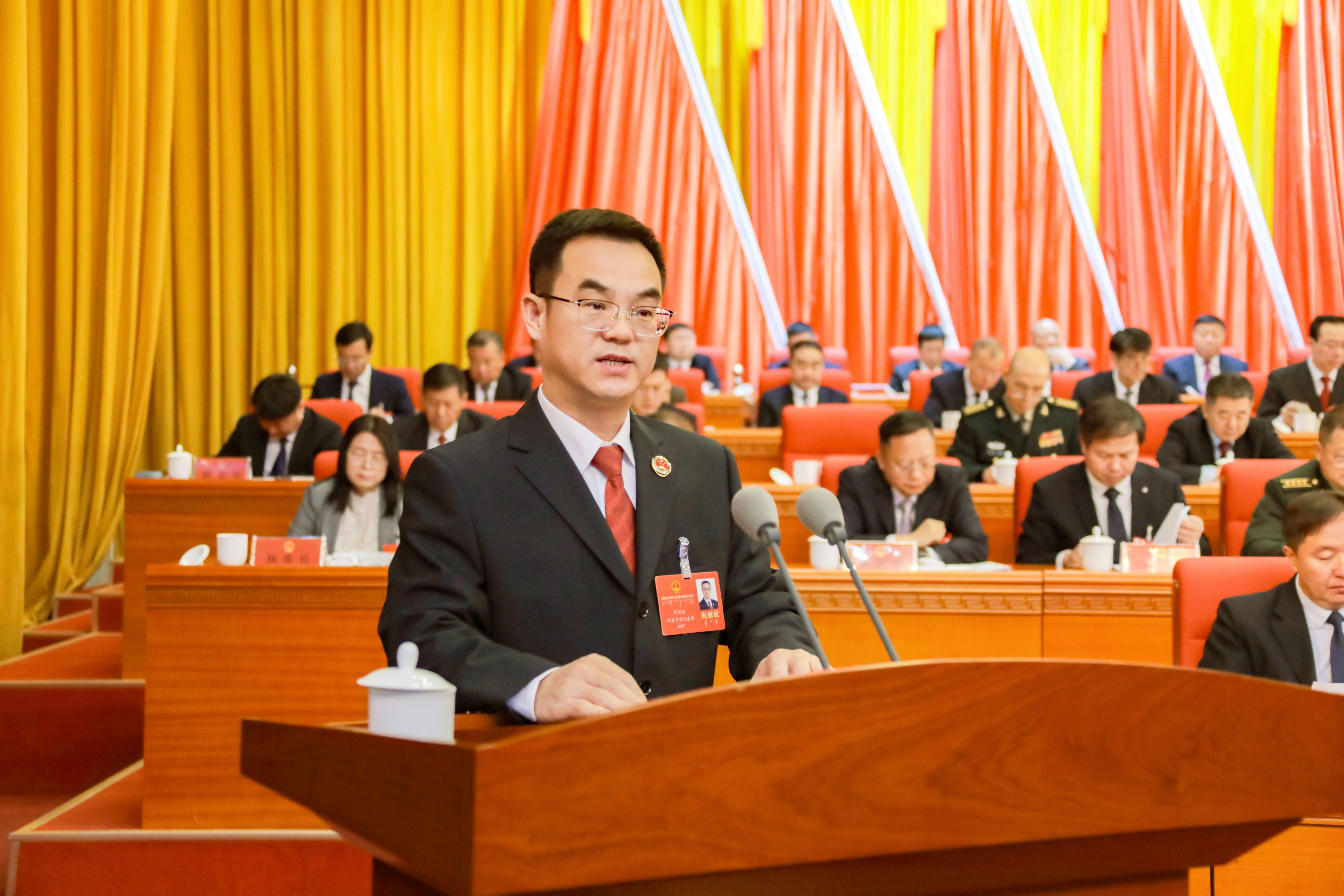 ���Գɼ�쳤��ͨ���е�������������������λ���������칤������